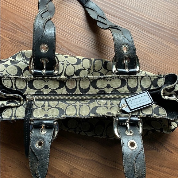 Gently worn Coach bag - Picture 4 of 4